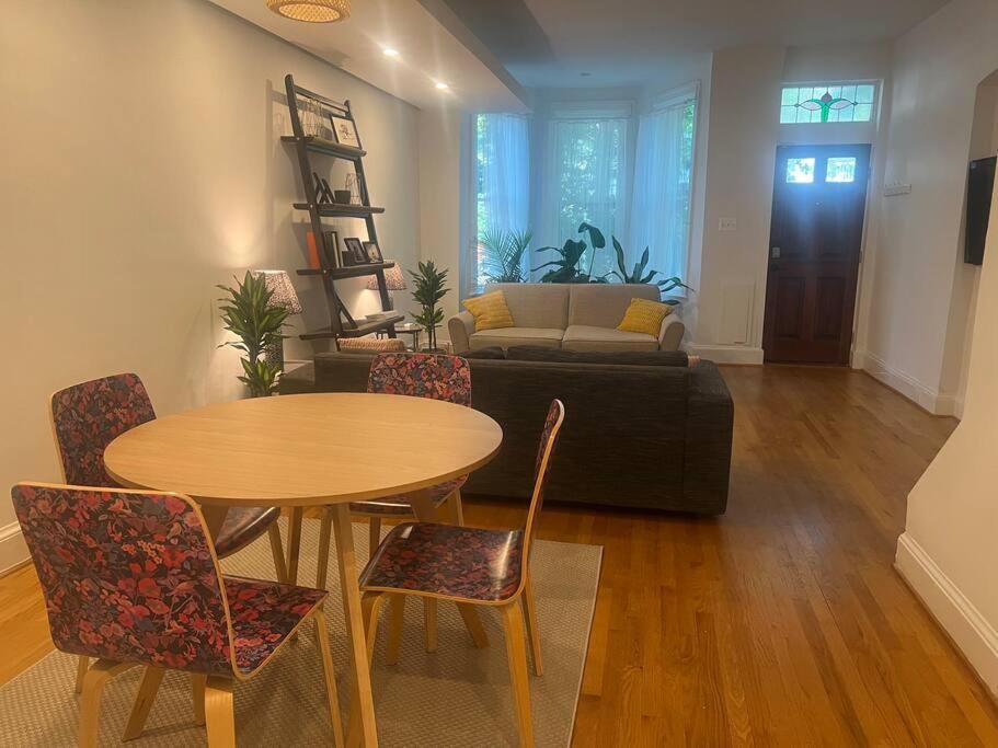 3-Bedroom House With Cute Patio Explore Dc On Foot Washington Eksteriør billede