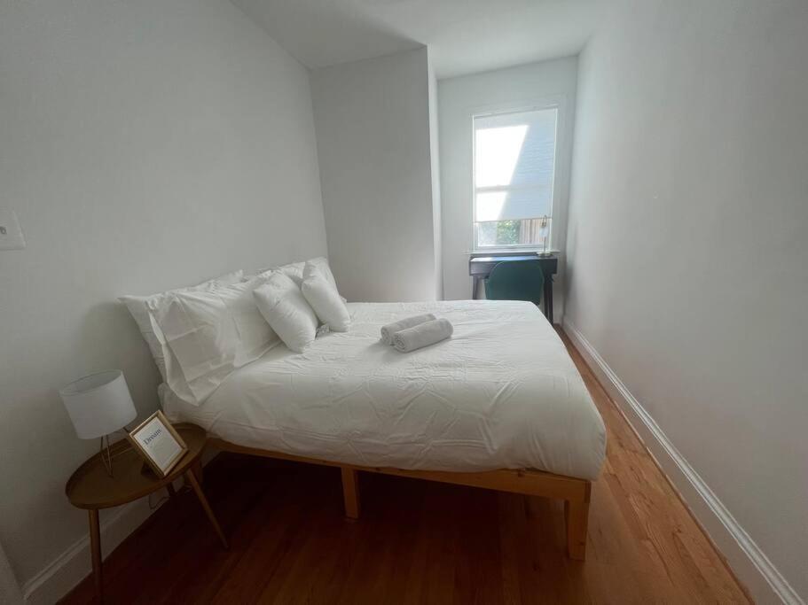 3-Bedroom House With Cute Patio Explore Dc On Foot Washington Eksteriør billede