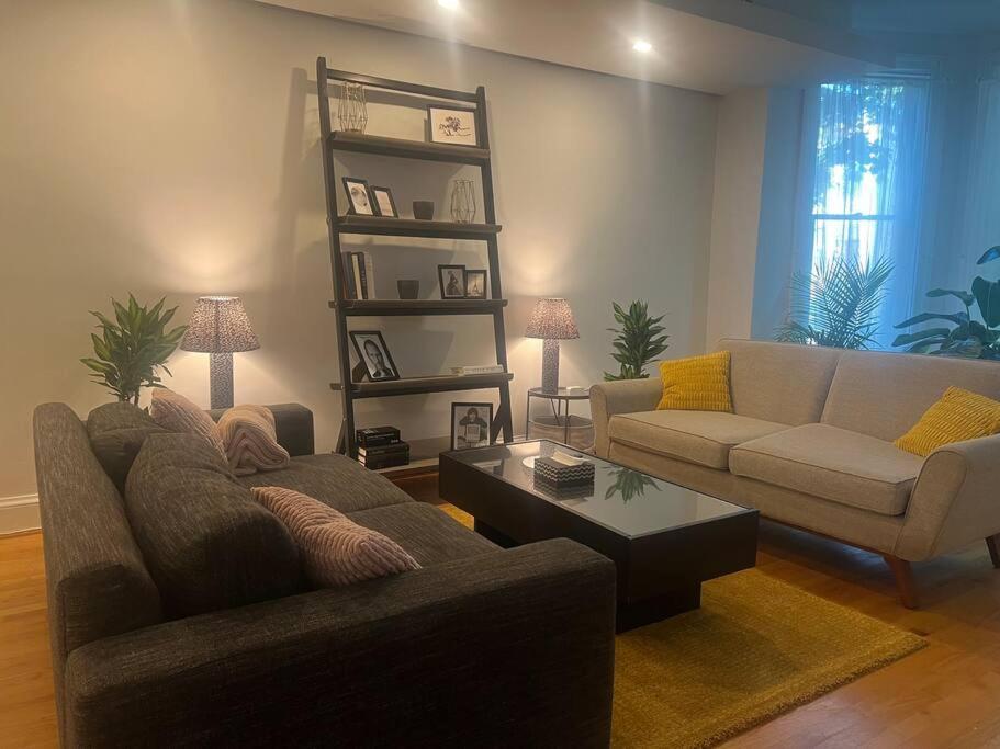 3-Bedroom House With Cute Patio Explore Dc On Foot Washington Eksteriør billede