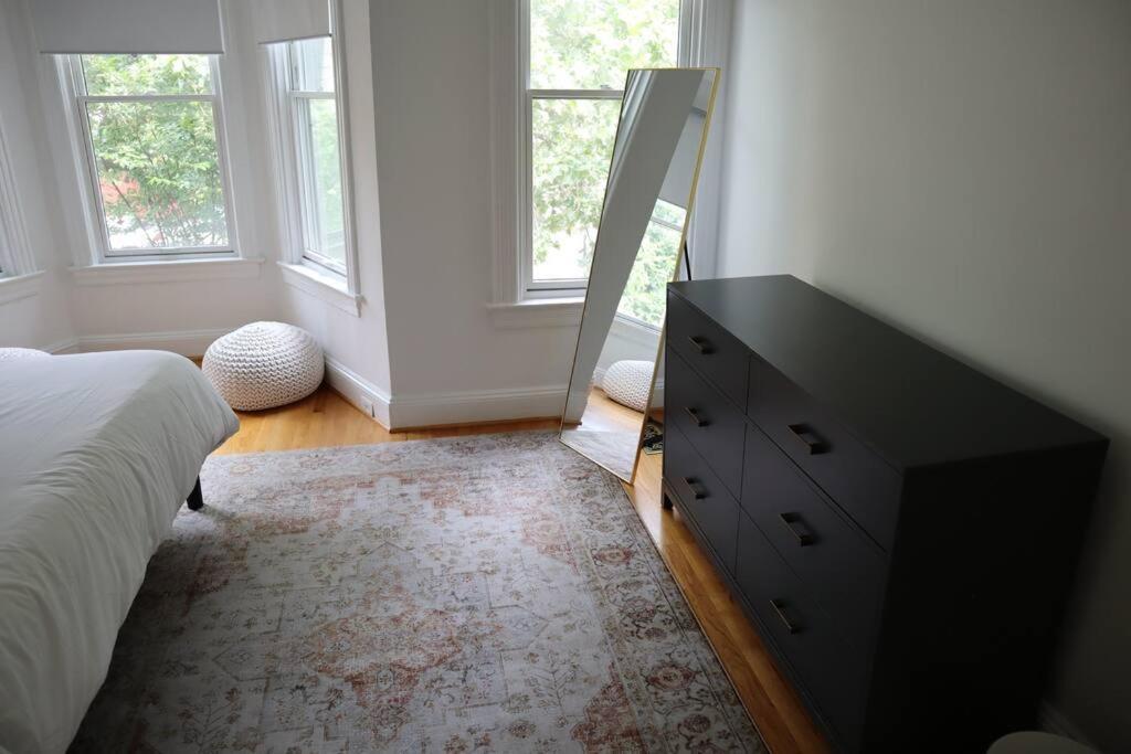 3-Bedroom House With Cute Patio Explore Dc On Foot Washington Eksteriør billede