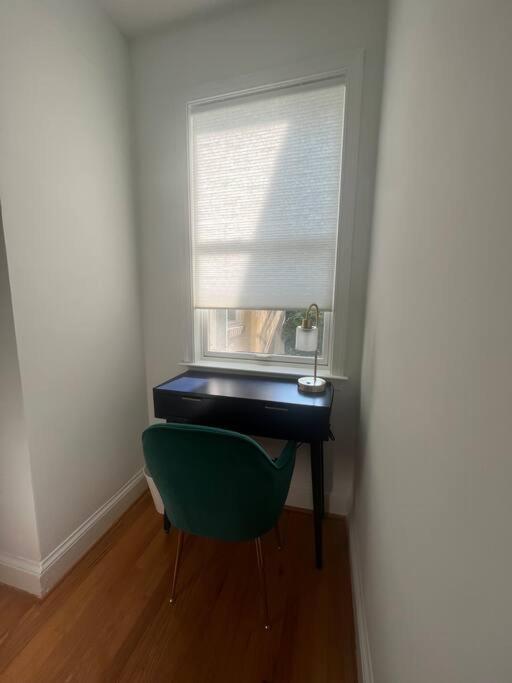 3-Bedroom House With Cute Patio Explore Dc On Foot Washington Eksteriør billede